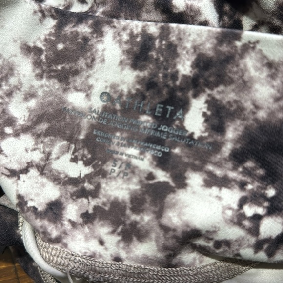 ATHLETA Salutation Jogger Size Small - Picture 6 of 6